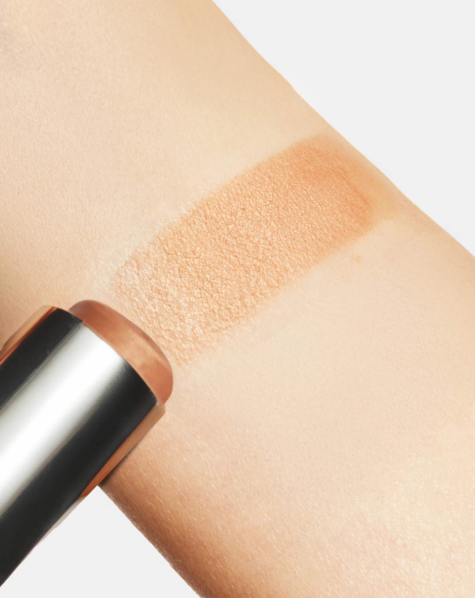 Bronzer w sztyfcie do konturowania twarzy do cery dojrzałej 50+ Aggie - Image 4