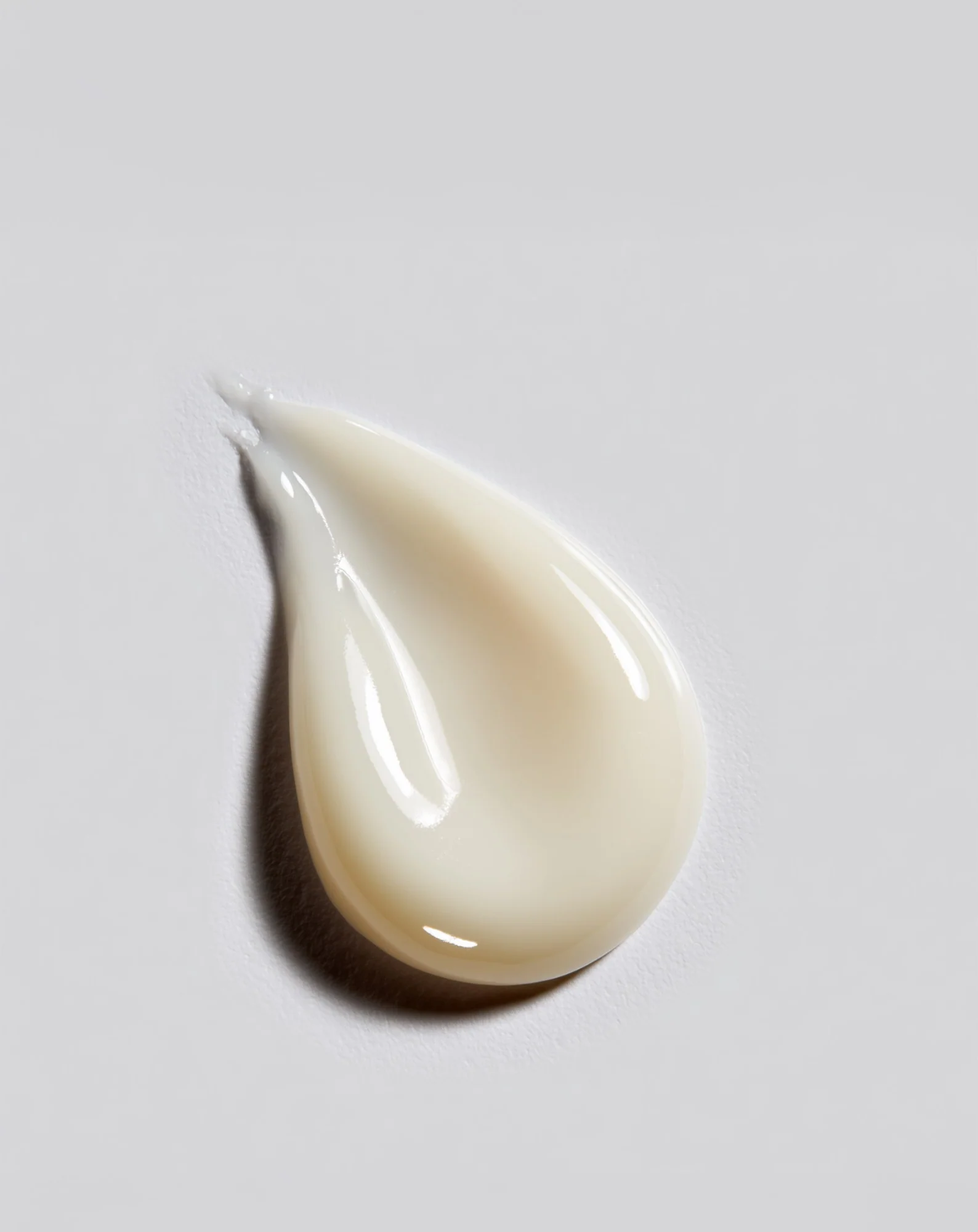 Energetyzujące serum z witaminą C i kofeiną Empowering Serum Berani - Image 2