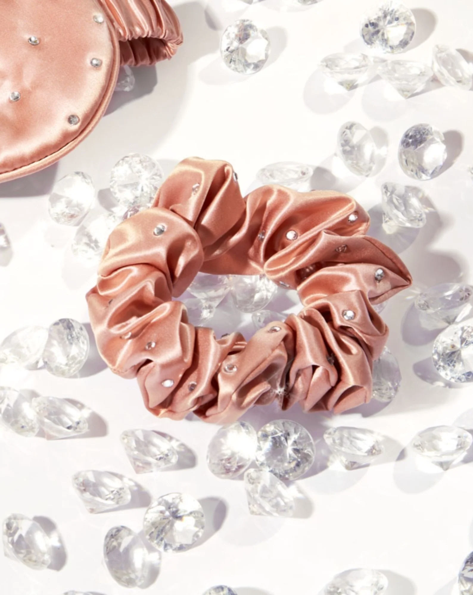 Gumka do włosów z jedwabiu z kryształkami – rose gold Crystallove - Image 2