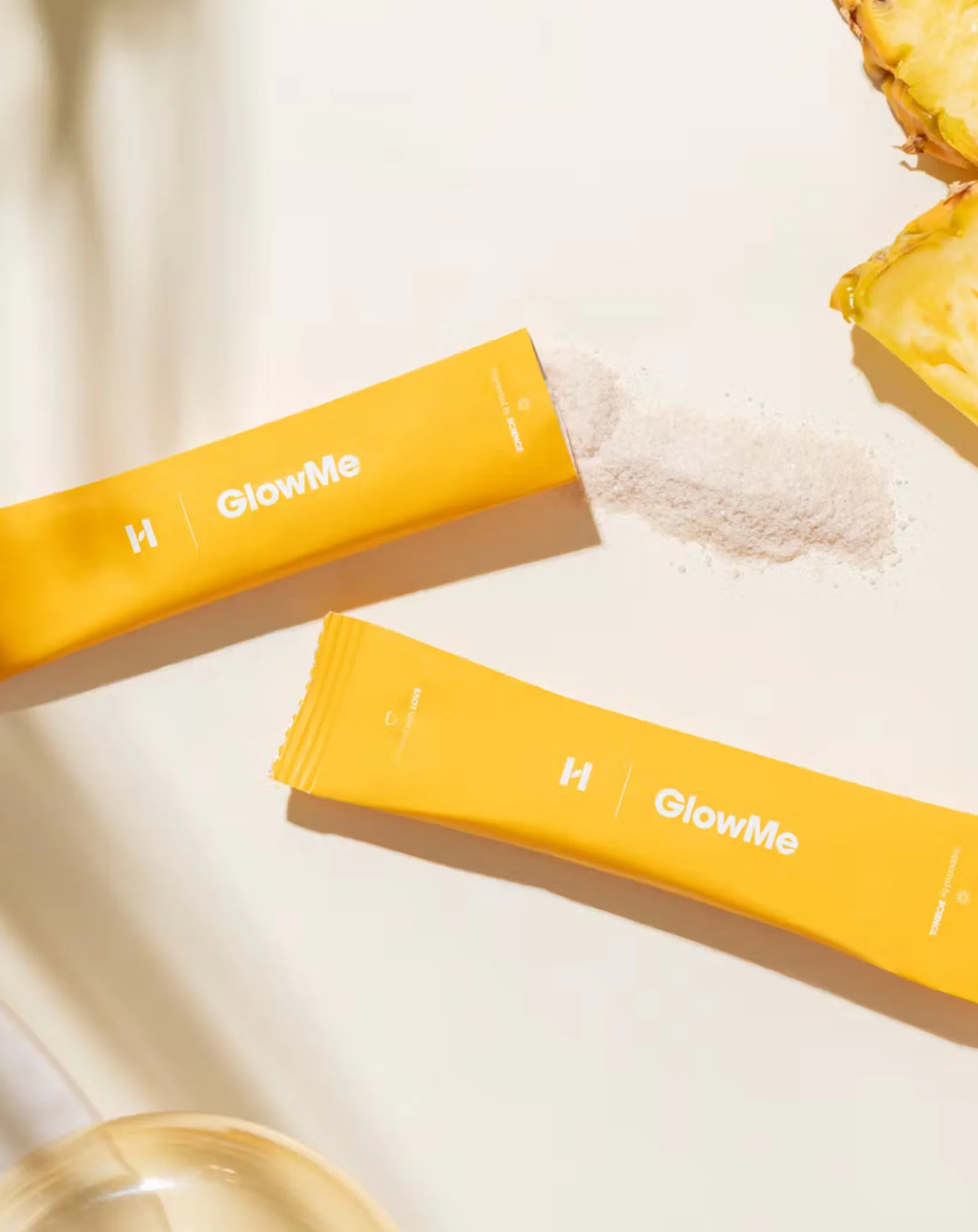 Kolagen do picia GlowMe o smaku Ananas-Mango Health Labs Care 30 saszetek - Image 2