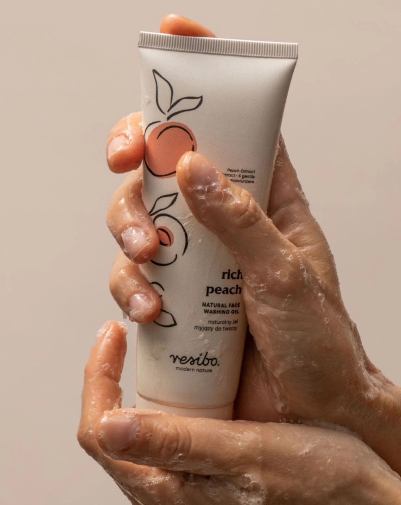 Naturalny żel myjący Rich Peach do twarzy z ekstraktem z brzoskwini 125 ml Resibo - Image 2