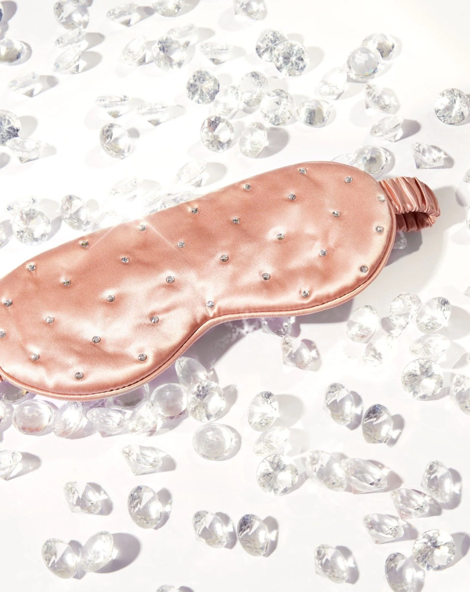 Opaska na oczy do spania z jedwabiu ozdobiona kryształkami – rose gold Crystallove - Image 2