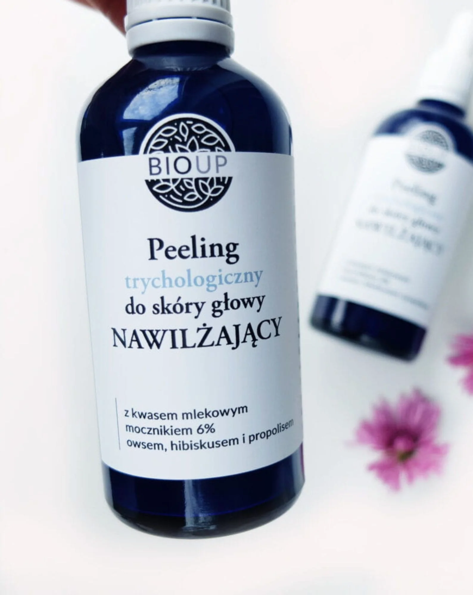 Peeling trychologiczny do skóry głowy nawilżający z hibiskusem i mocznikiem 6% BIOUP - Image 2