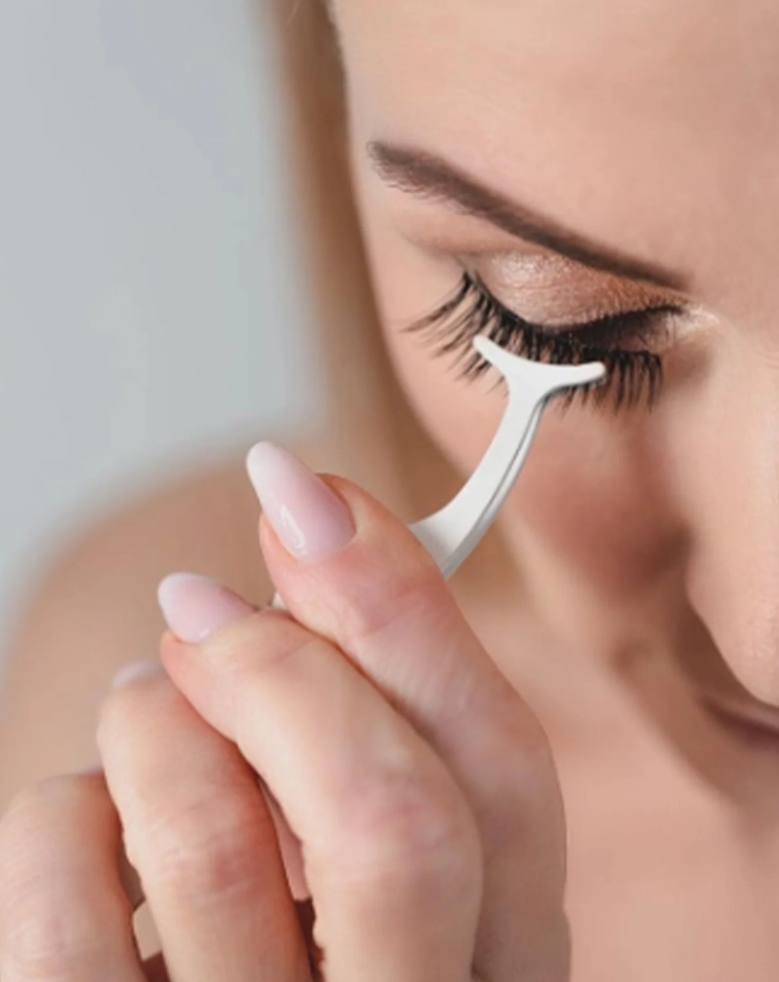 Sztuczne rzęsy 2d do wielokrotnego stosowania lekkie i miękkie Picky Lady Bamm!Lashes - Image 4