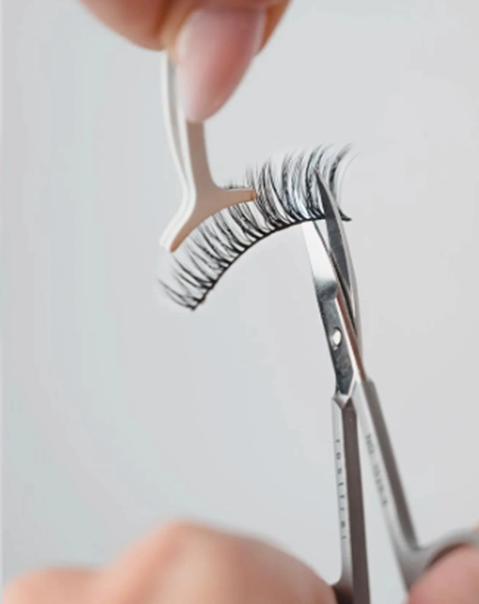 Sztuczne rzęsy 2d do wielokrotnego stosowania lekkie i miękkie Picky Lady Bamm!Lashes - Image 5