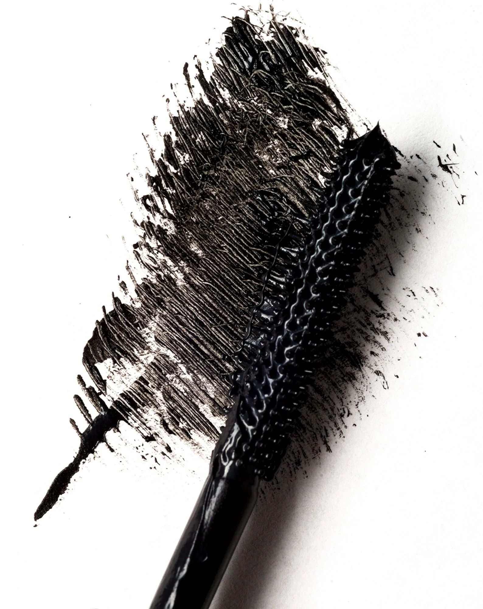 Tusz do rzęs z silikonową szczoteczką pogrubiający Exciting Lashes Affect Professional Cosmetics - Image 2